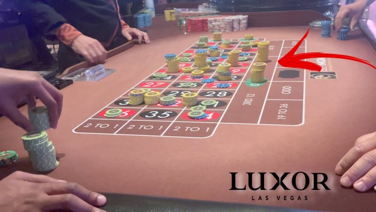 I Surprisingly Met a Bunch of Subscribers at The Luxor Roulette Table. WE STARTED GAMBLING TOGETHER