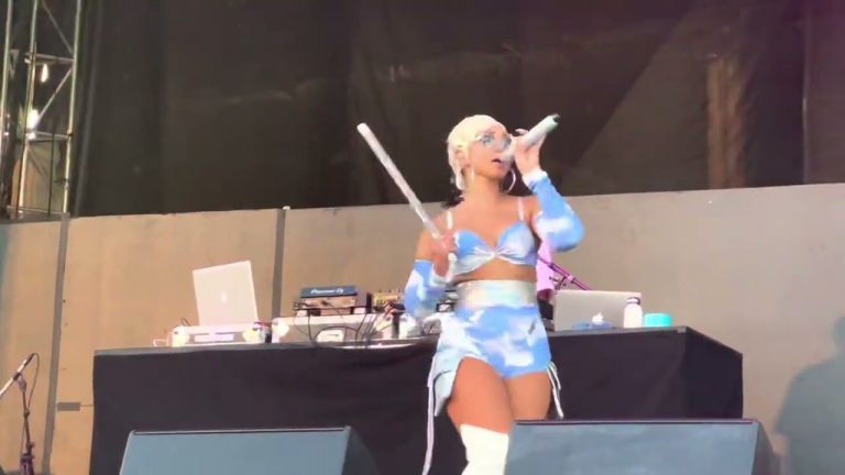 Mya performing Lady Marmalade at the Lovers & Friends Festival in Las Vegas