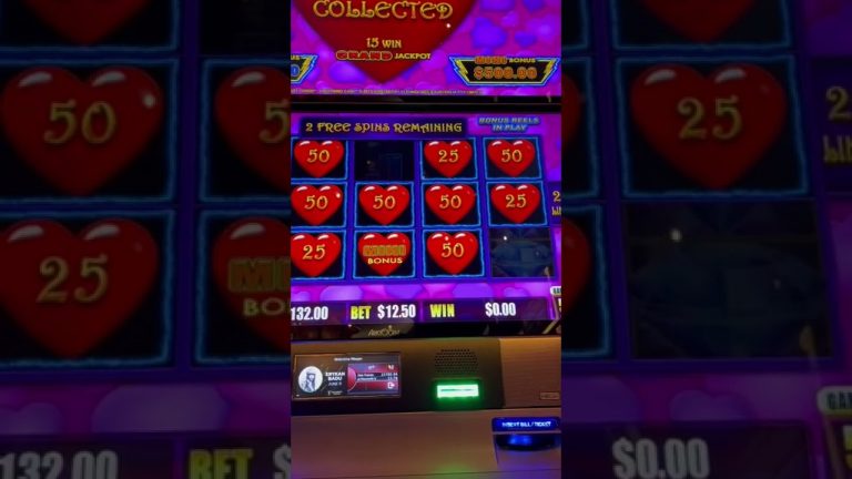 $500 on Lightning Link Heart Throb Slot Machine Bonus!