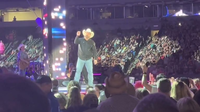 Garth Brooks Stadium Tour Cincinnati 05/13/22 – The Dance