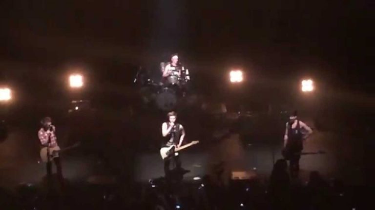 5sos – Lost Boy – Upper Darby