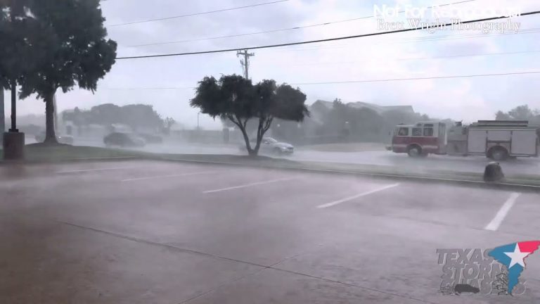 Oklahoma City Severe Thunderstorm & Flying Boxes [7/28/2022]