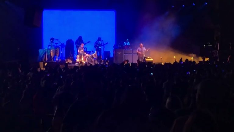 The Black Keys – Show Intro + I Got Mine + Howling For Your (Live – Jones Beach Theater, NY 7/22/2)