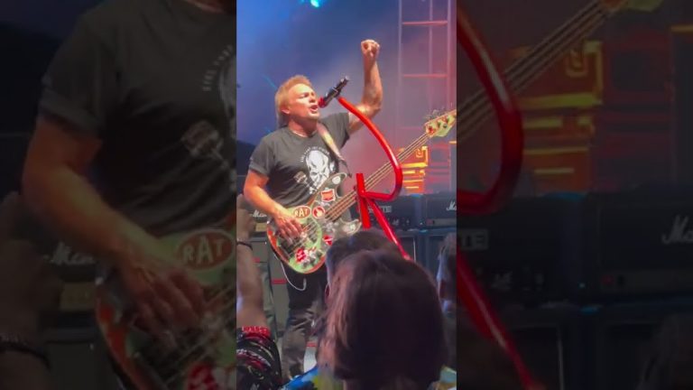 Van Halen bassist Michael Anthony performs Running With the Devil LIVE 2022 in Austin