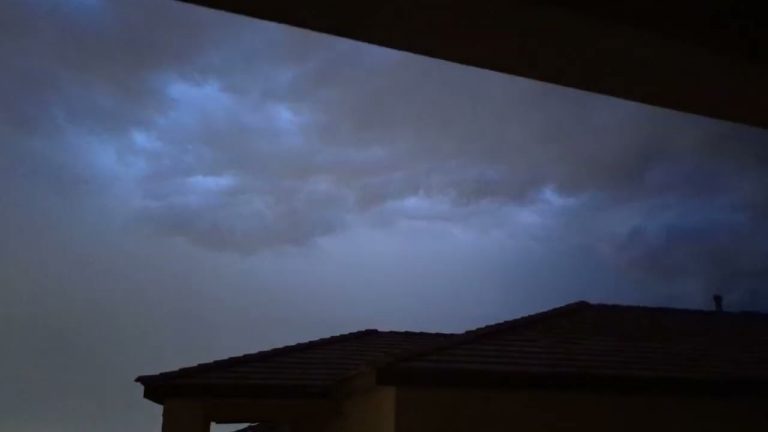 Crazy Lightning Storm with no Thunder or Rain