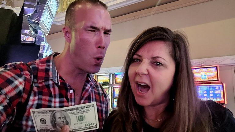 I Gave a Stranger $100 To Play Slots in Las Vegas!