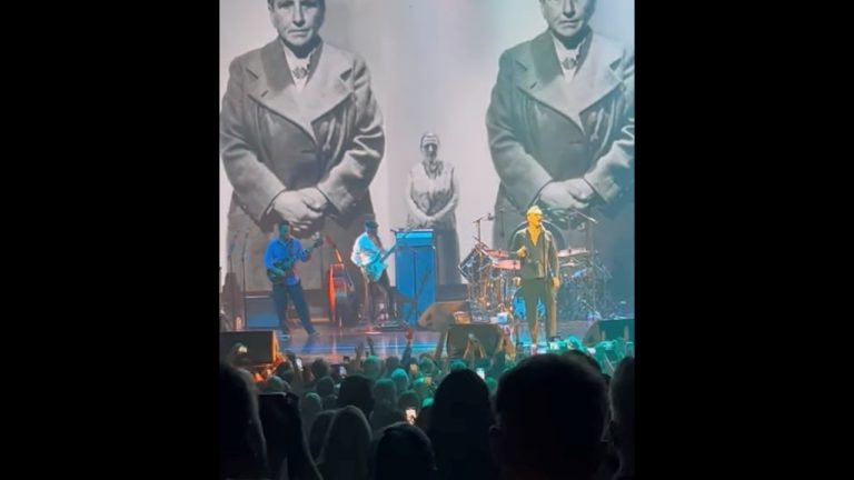 Morrissey-EVERYDAY IS LIKE SUNDAY–Caesars Palace, Vegas, July 9, 2022-#Moz #TheSmiths #VivaMozVegas