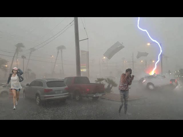 Scary night in the sky of USA! Incredible thunder storm hits Las Vegas