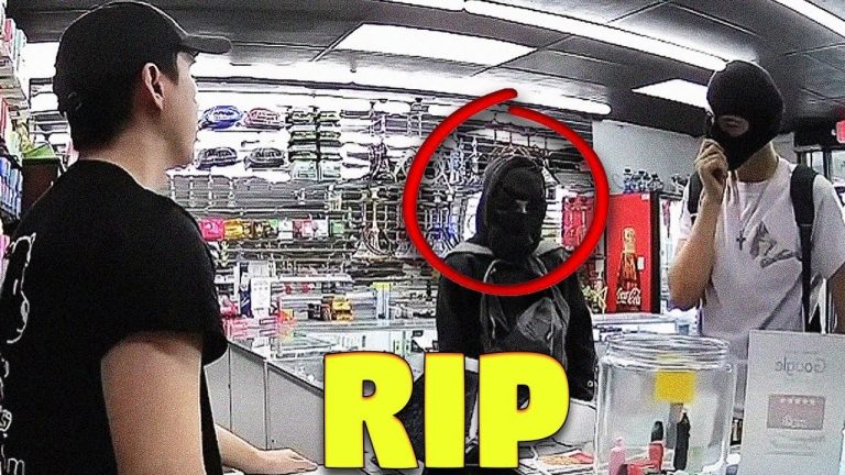 Young Las Vegas Pookies Learn The Truth About Trying To Rob A Store Owner WHO HAS A KNIFE