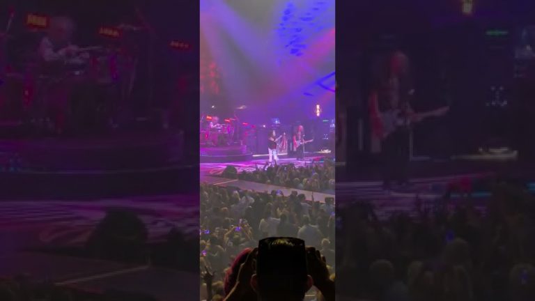 Aerosmith – Sweet Emotion (Park MGM Las Vegas – 09/17/22) (sorry for the vertical video)