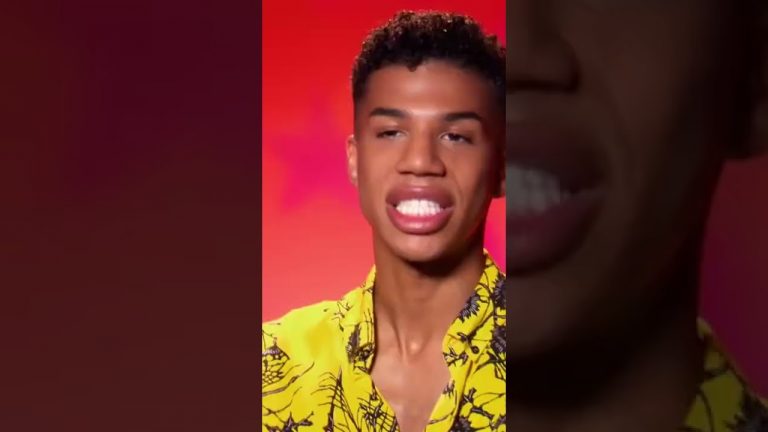 RuPaul’s Drag Race All Stars 4 Entrance: Naomi Smalls #shorts