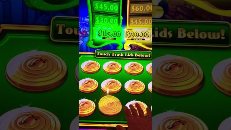 Trash for Cash Bonus on Skunks Gone Wild Stinkin’ Rich Slot Machine!