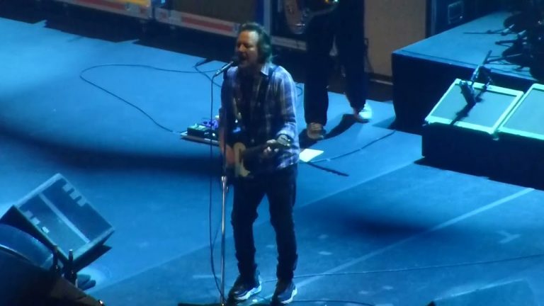 Eddie Vedder & The Earthlings ” Invincible ” Live 10/7/2022 Dolby Live Las Vegas