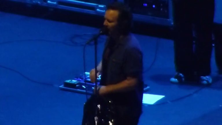 Eddie Vedder & The Earthlings ” Just Like Heaven ” Live 10/7/2022 Dolby Live Las Vegas