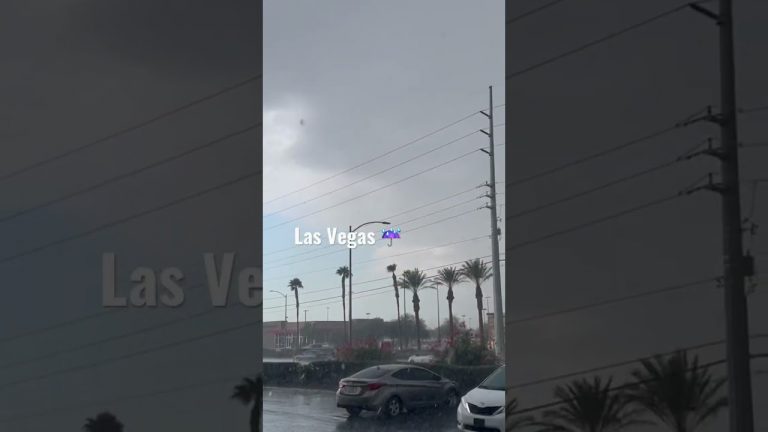 Las Vegas : Raining really bad and thunderstorms.