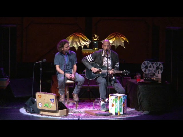 Eddie Vedder & Jimmy Flemion – “The Longing Goes Away” & “Starboy” 11/11/12 Austin TX (Rare)