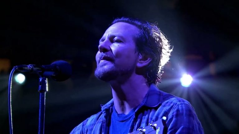 Pearl Jam (Pro-Shot) – Just Breathe – The Ten Show – Live in Philadelphia 04/29/2016