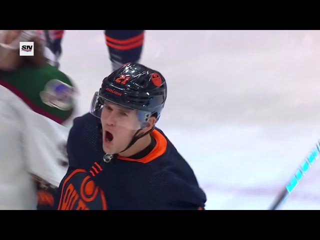 Klim Kostin scores vs Coyotes (7 dec 2022)