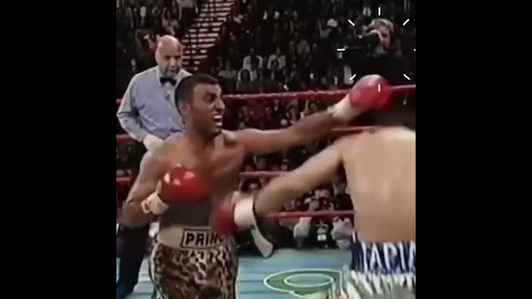 Prince Naseem Hamed vs Marco Antonio Barrera – The MGM Grand in Las Vegas