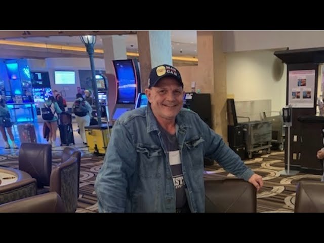 Retiring rodeo clown hits $499,000 mega Jackpot at Horseshoe Casino in Las Vegas 2022