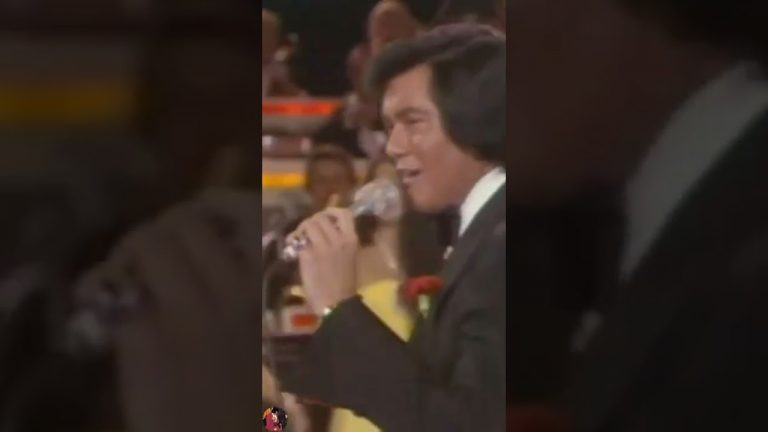 Wayne Newton – “You’re Nobody Til Somebody Loves You”