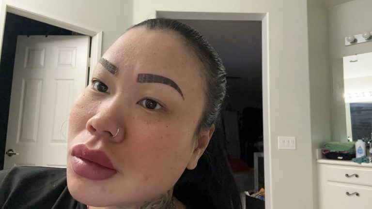 Bigo makeup look at the peeled brows