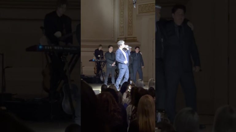 Part 2 NKOTB Appearance at Carnegie Hall * I do not own the rights to this music