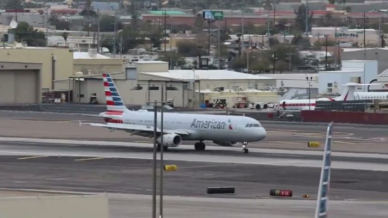 Pip’s Planespotting LIVE On Location @ PHX Phoenix Sky Harbor International Airport 1 p.m. to 3 p.m.